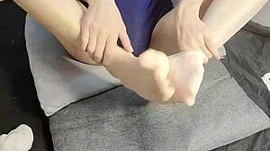 Slim Gay Teen Sucking Beautiful Feet!