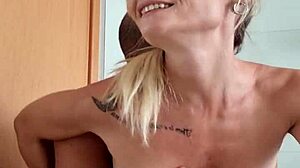 Alineflavio's hot update! Beautiful blonde milf orgasms!