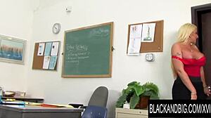 Phat ass teacher Kelli Staxxx railed by hung student in stockings