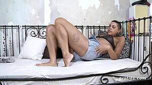 i'm daisy, loving my intimate moments