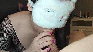 i can’t resist sucking a big creamy cock for lunch