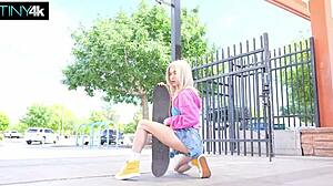 emma rosie grindin’ down a thick one