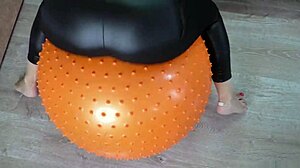 i’m obsessed with my girlfriend’s blowjob and doggystyle until we both cum hard.