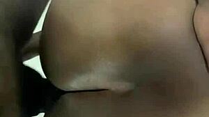 Casal que curte a festa do carícias fazendo muita putaria e gozadas.