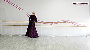 Anna sigarga with gymnastics never seen before.