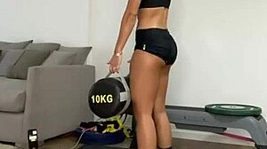 sol p�rez flaunts her cameltoe in this casual scene