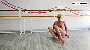 Anna sigarga with gymnastics never seen before.