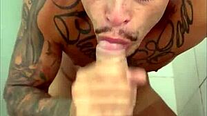 Magrinho Saboroso Sucks Monster Cock in Assfucking