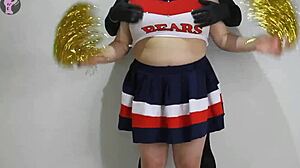 チアコスで大噴出！Check out this wild anime hentai!