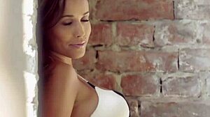 I’m Obsessed with This Gorgeous Babe Tugging with Her Feet