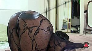 Ebony lingerie model quickly pumped in leggings