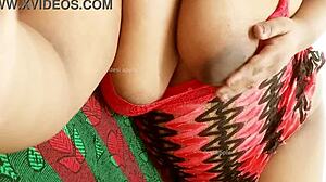 Asian Horny Aunty Shows Big Tits And Boobs