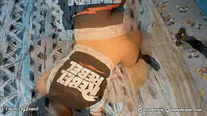 Novinha Gostosa Dancando Funk Rebolando Ficando Peladinha Latina Teen Twerking Shaking Ass