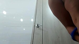 Public show of an experienced woman’s pleasure and beauty