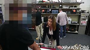 sex in the shop 😍