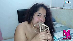 do you like how i suck my high heels? i'm a hot latina with a big ass