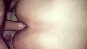 Comendo o cuzinho e gozando dentro da namorada gordinha