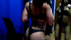 Anjinha says, 'I'm sensualizing in front of the mirror touching myself'