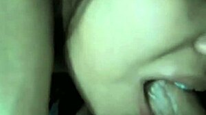 me corro en la garganta profunda de la chupona