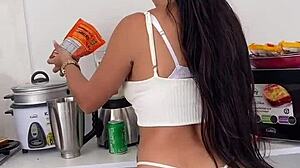 acompáñame hacer el desayuno con mi hermosa latina