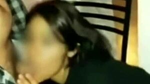 me corro en la garganta profunda de la chupona