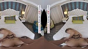 Jessa Rhodes gets her wet pussy on you