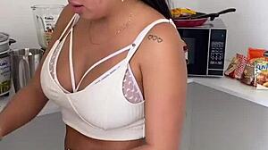 acompáñame hacer el desayuno con mi hermosa latina