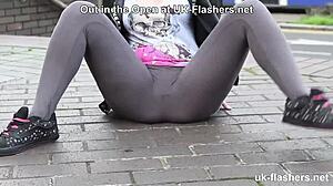 Meow, Look at Me Flashing!