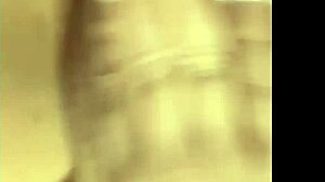 Feeling ecstatic as horny BBW slut La Paisa squirts after dildo fuck