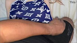 Mi hermanastra descansando bien rica con su pijama entre aprovecharme de ella