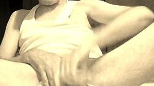 Thomas Odea Shows Off Big Cock in Masturbation