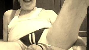 Thomas Odea Shows Off Big Cock in Masturbation