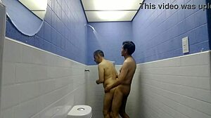 fucking in the shower with my guy 😏💦