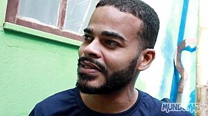 Na hora do almoço a pausa pra foder