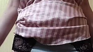 Only women fetish Elza has a wet pussy