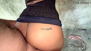 I send clothes to wash with neighbor, but suggest blowjob and hardcore sex instead