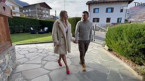 regalo di natale un cazzo enorme nella mia fica mentre il marito filma tutto