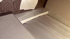 Dude, this str8 boy’s back jerking solo again! No cock in sight!