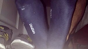 Blue Sweaty Socks And Barefeet Leading To Cumshot