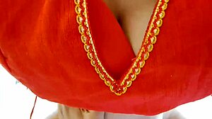 कामवाली कांताबाई उर्फ मुस्कान भाभी कि मकान मालिक ने थुक लगाकर गांड और चुत चोदी