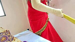 कामवाली कांताबाई उर्फ मुस्कान भाभी कि मकान मालिक ने थुक लगाकर गांड और चुत चोदी