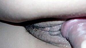 la vecina de mi amigo quiere follar conmigo ahora mismo?