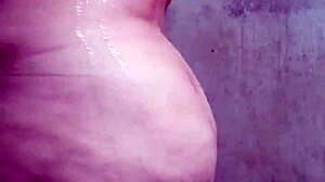 branquinha bunduda taking a shower in the bathroom