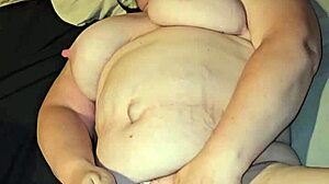 Milf solo cums on her big tits