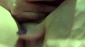 Velha safada na siririca