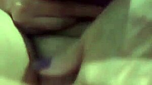 Velha safada na siririca