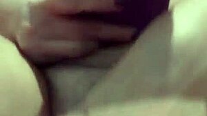 Velha safada na siririca