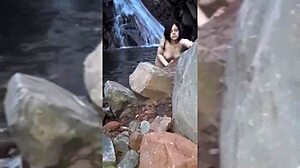 Sexo en torrente con chica blanca y muy femenina buenos sentones después de mamarlo duro