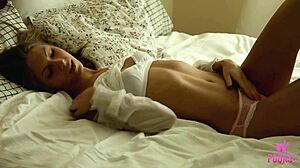 Skinny Roxana Fingers Her Tight Ass in Bedroom