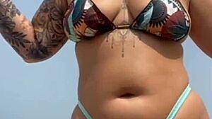 Encontrei um fã na praia e deixei ele passar bronzeador no meu corpo